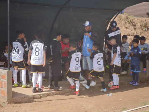 Fotografia del album Club Cracks Juniors vs Diablos de Oro - La Liga Kids Cup