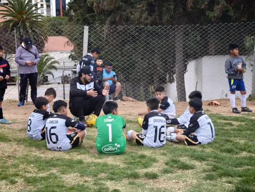 Album Club Cracks Juniors vs Vive Soccer