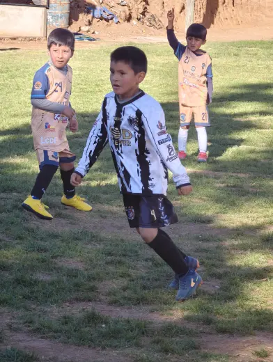 Fotografia del album Club Deportivo Santos Sucre vs Matador Gonzales Futbol Club - La Liga Kids Cup