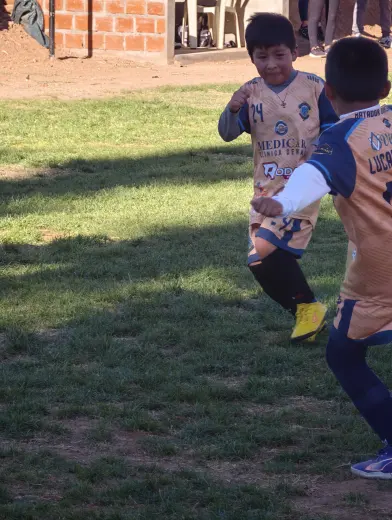 Fotografia del album Club Deportivo Santos Sucre vs Matador Gonzales Futbol Club - La Liga Kids Cup