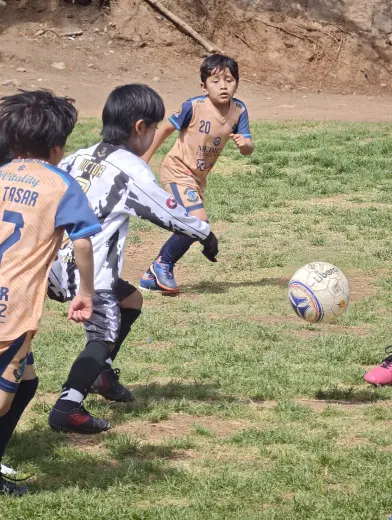 Fotografia del album Club Deportivo Santos Sucre vs Matador Gonzales Futbol Club - La Liga Kids Cup