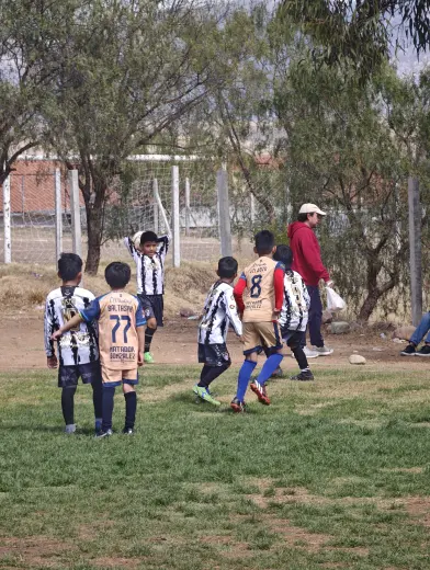 Fotografia del album Club Deportivo Santos Sucre vs Matador Gonzales Futbol Club - La Liga Kids Cup