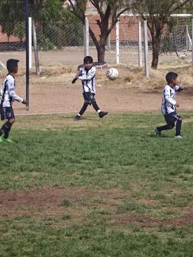Fotografia del album Club Deportivo Santos Sucre vs Matador Gonzales Futbol Club - La Liga Kids Cup